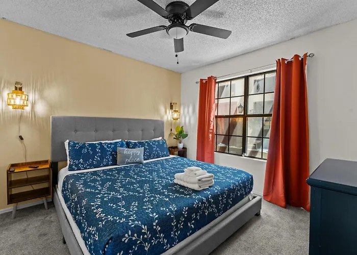 Holiday home Relaxing 5br W Heated Pool, Billiards & Foosball *