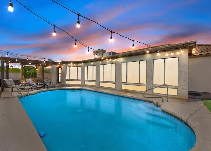Holiday home Relaxing 5br W Heated Pool, Billiards & Foosball *