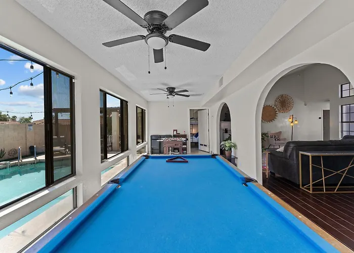 Holiday home Relaxing 5br W Heated Pool, Billiards & Foosball *