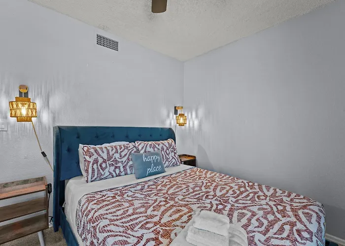Relaxing 5br W Heated Pool, Billiards & Foosball